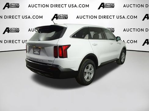 Used 2022 Kia Sorento LX image 40