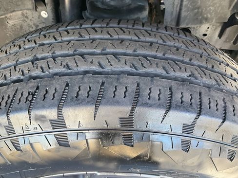 Used 2024 Jeep Wrangler Sport S image 25