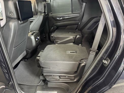 Used 2023 GMC Yukon Denali w/ Denali Reserve Package image 15