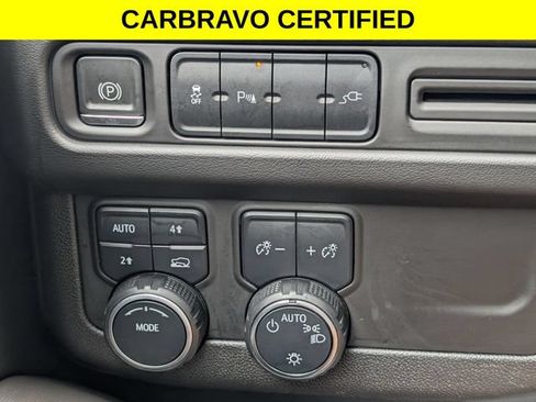 Used 2021 Chevrolet Suburban LT AWD/4WD image 15