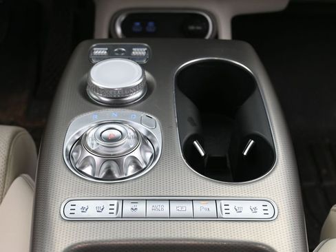 Used 2025 Genesis GV60 Advanced AWD/4WD image 22