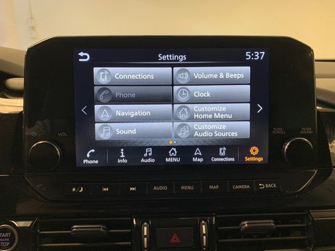 Used 2024 Nissan Pathfinder SL AWD/4WD image 27