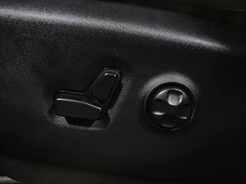 Used 2020 Chrysler Pacifica Touring w/ S Appearance Package image 31