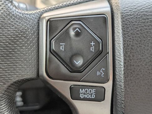 Used 2019 Toyota Tacoma SR5 AWD/4WD image 24