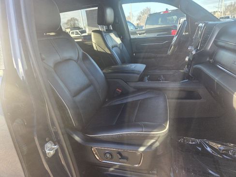 Used 2022 RAM 1500 Limited w/ Night Edition image 7
