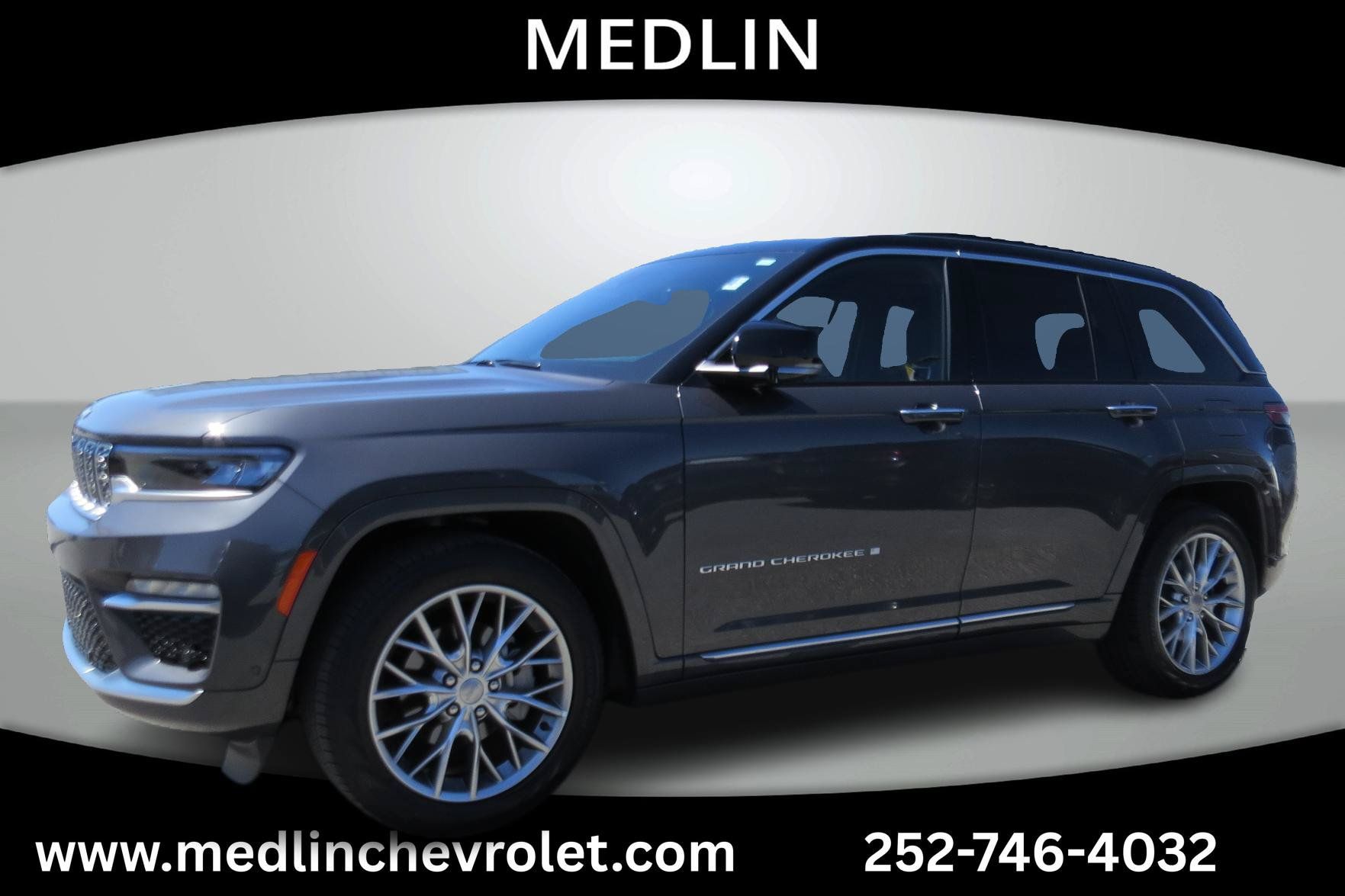 Used 2025 Jeep Grand Cherokee Summit AWD/4WD image 6