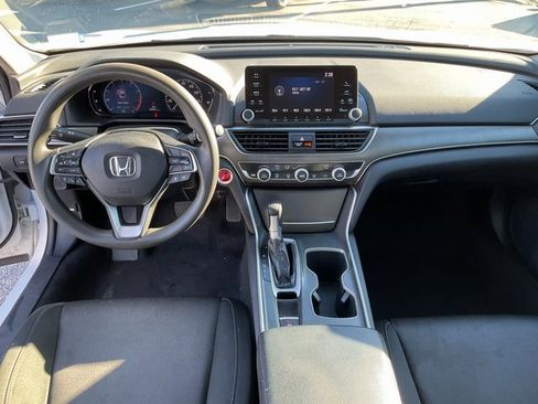 Used 2018 Honda Accord LX image 4