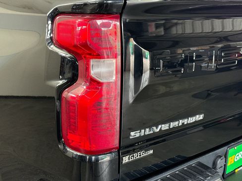 Used 2020 Chevrolet Silverado 1500 LT image 35
