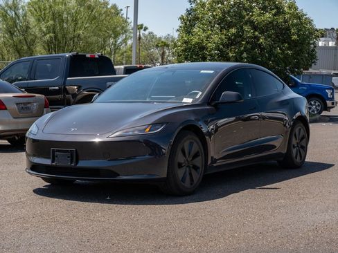Used 2025 Tesla Model 3 Long Range RWD image 3