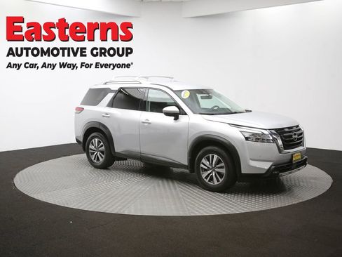 Used 2023 Nissan Pathfinder SL image 47