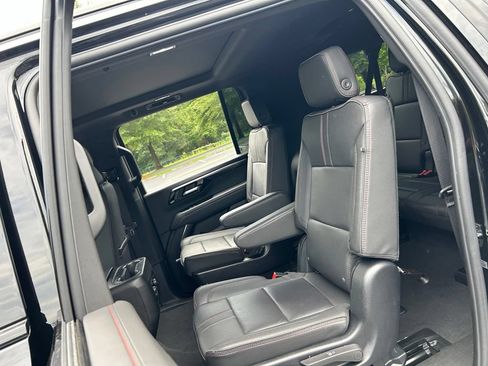 Used 2025 Chevrolet Suburban RST w/ Comfort Package RWD image 43