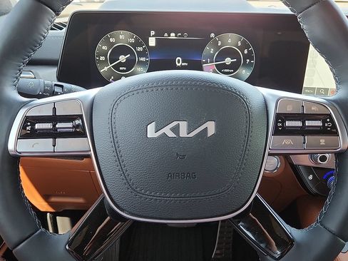 Used 2025 Kia Telluride SX Prestige X-Pro AWD/4WD image 12