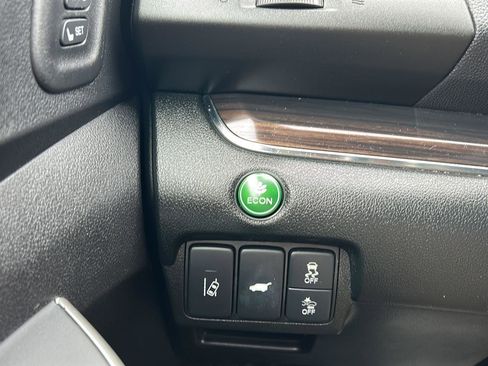 Used 2015 Honda CR-V Touring image 17