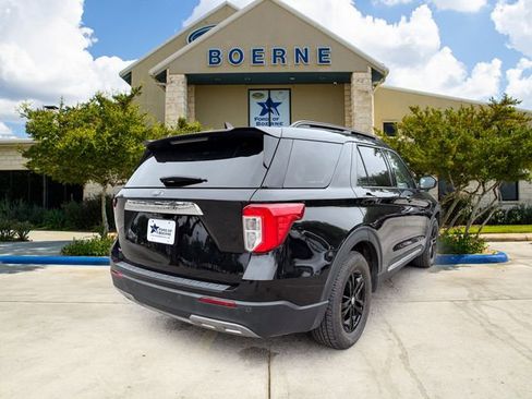 Used 2023 Ford Explorer XLT w/ Equipment Group 202A RWD image 5
