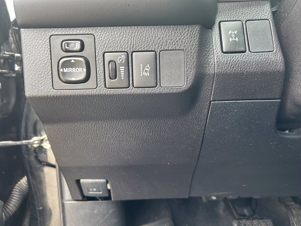 Used 2017 Toyota RAV4 XLE w/ All Weather Liner Package AWD/4WD image 18