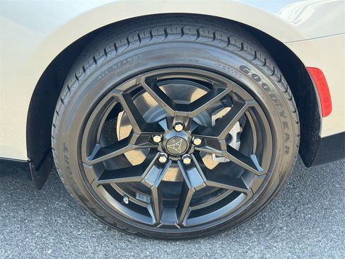 Used 2024 Dodge Charger R/T w/ Plus Group image 9