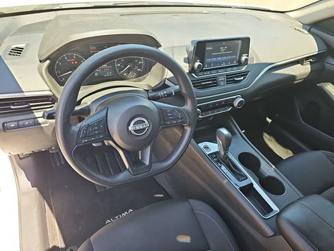 Used 2024 Nissan Altima 2.5 S FWD image 15
