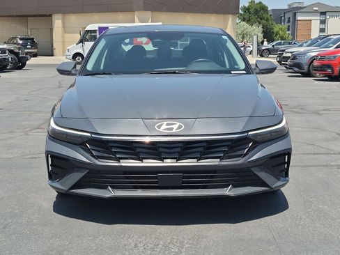 Certified 2025 Hyundai Elantra SEL FWD image 11