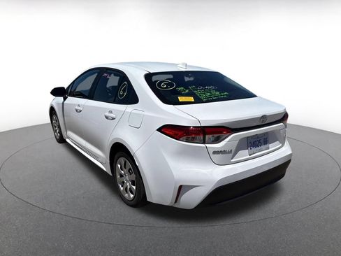 Used 2025 Toyota Corolla LE FWD image 9
