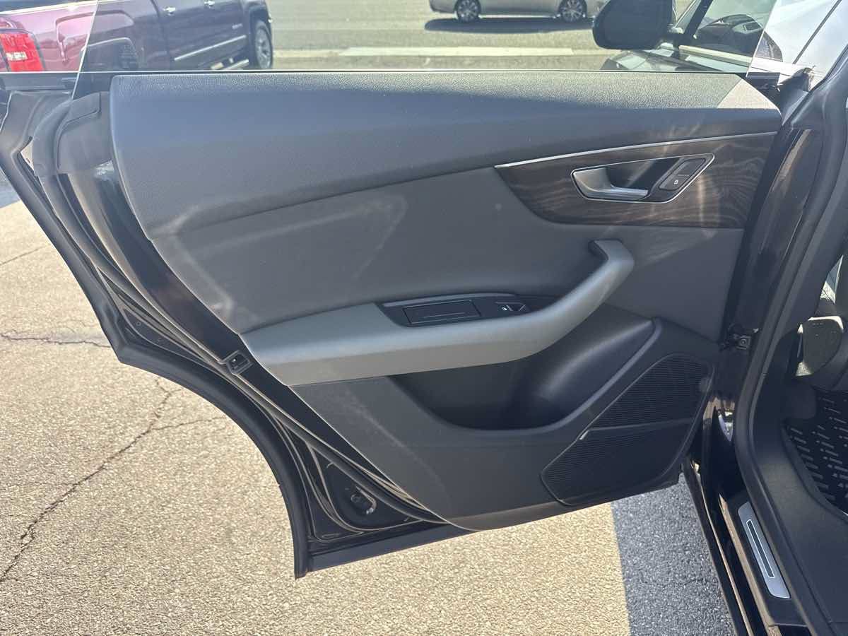 Used 2019 Audi Q8 Premium Plus AWD/4WD image 14