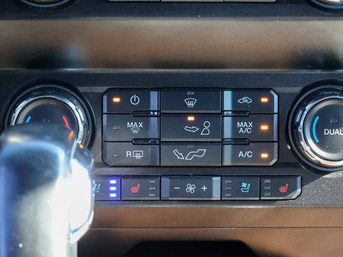 Used 2020 Ford F150 Lariat w/ Max Trailer Tow Package AWD/4WD image 12