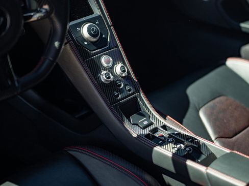 Used 2016 McLaren 650S Spider image 40