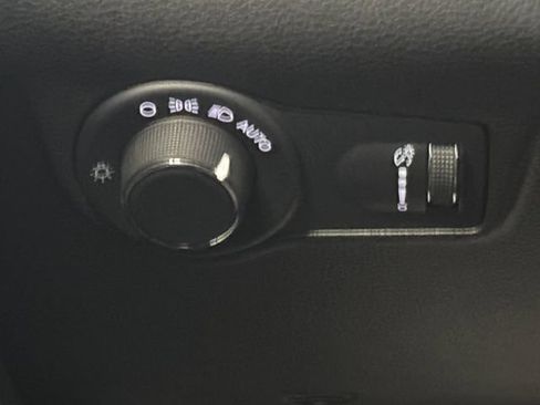 Used 2023 Jeep Compass Sport AWD/4WD image 32