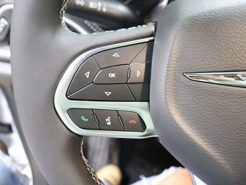 New 2026 Chrysler Pacifica Select image 25