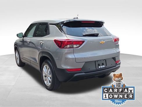 Used 2025 Chevrolet TrailBlazer LS w/ LS Convenience Package FWD image 3