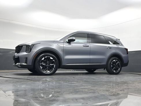 Used 2025 Kia Sorento S FWD image 29
