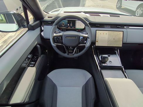 New 2026 Land Rover Range Rover Sport SV image 27