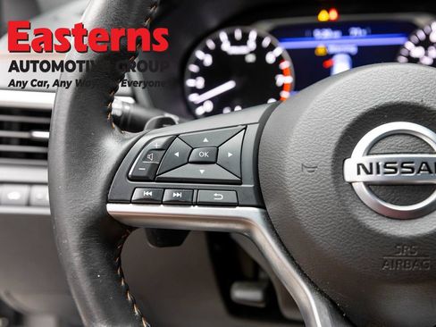 Used 2022 Nissan Altima 2.5 SR FWD image 15