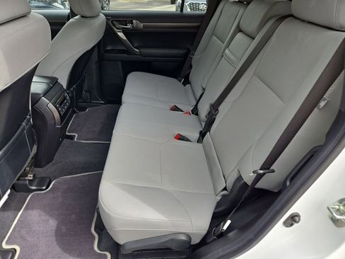 Used 2023 Lexus GX 460 image 16