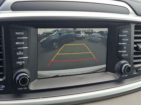 Used 2020 Kia Sorento LX AWD/4WD image 18