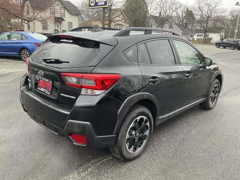 Used 2022 Subaru Crosstrek 2.0i Premium w/ Moonroof Package image 5