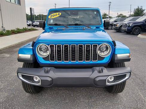 Certified 2024 Jeep Wrangler Unlimited Sahara w/ Technology Group AWD/4WD image 8