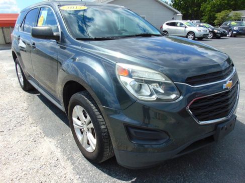 Used 2017 Chevrolet Equinox LS FWD image 2