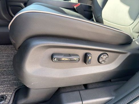 New 2026 Honda Odyssey Touring image 17