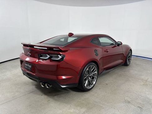 Used 2022 Chevrolet Camaro ZL1 RWD image 7