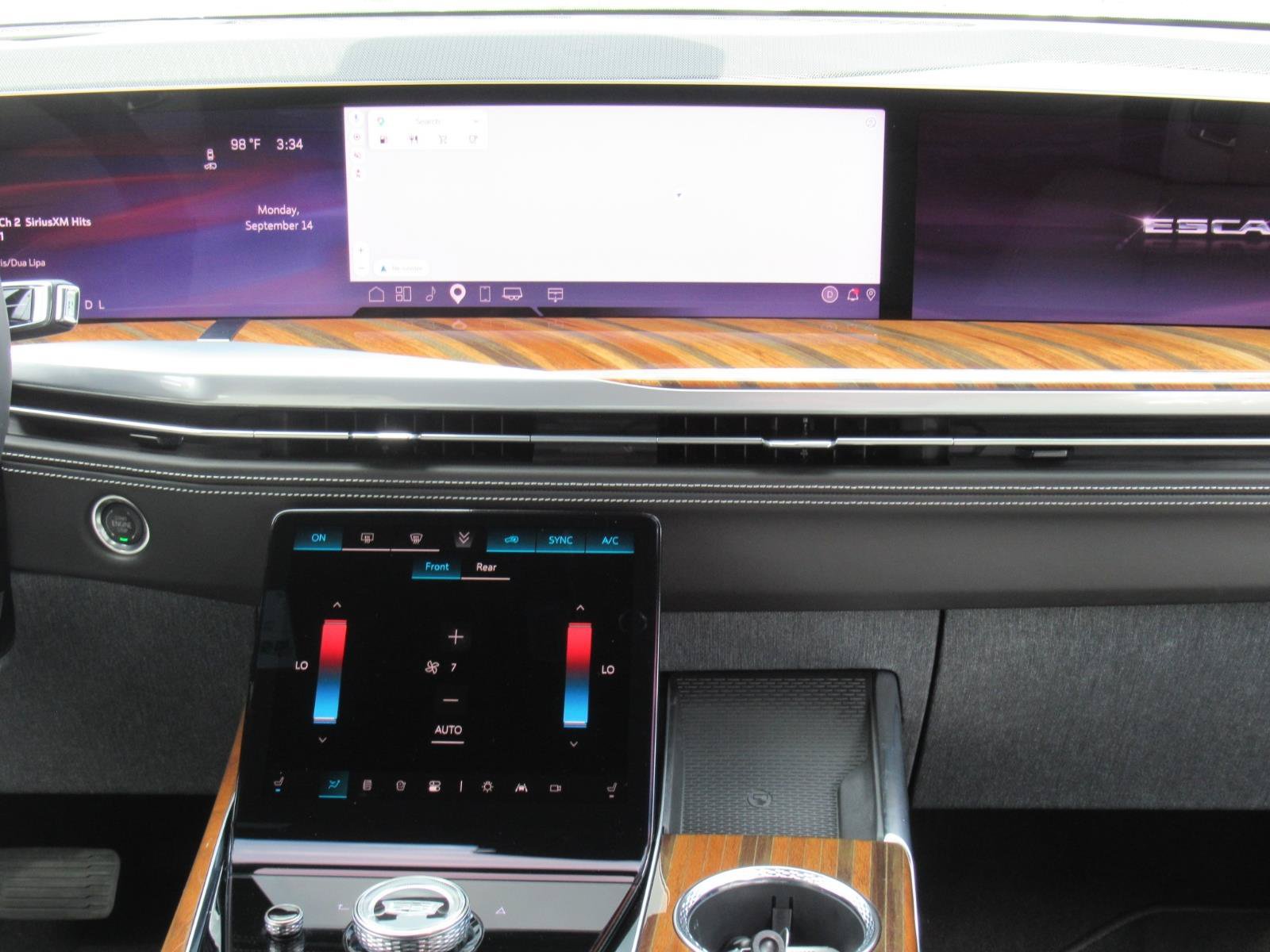Certified 2026 Cadillac Escalade ESV Platinum Sport w/ LPO, ONYX Package AWD/4WD image 17