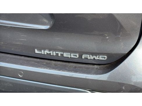 Certified 2024 Toyota Highlander Limited AWD/4WD image 8