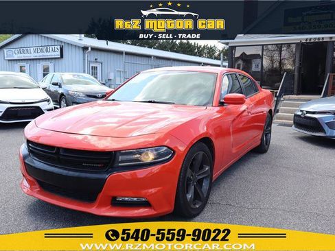 Used 2017 Dodge Charger R/T image 1
