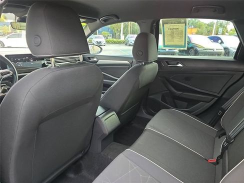 Used 2026 Volkswagen Jetta Sport FWD image 9