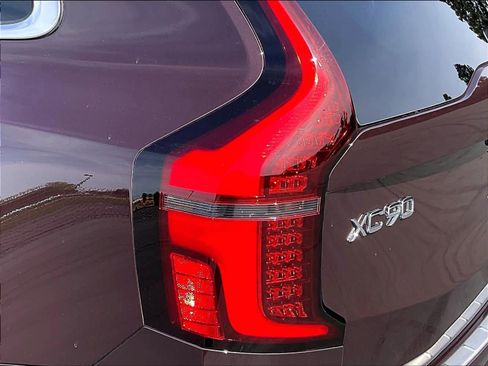 New 2026 Volvo XC90 B6 Plus w/ Protection Package Premier image 25