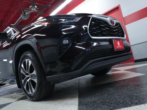 Used 2022 Toyota Highlander XLE image 33