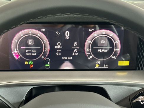 New 2026 Volkswagen Tiguan SE R-Line FWD image 23