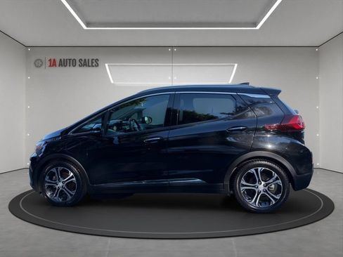 Used 2018 Chevrolet Bolt Premier w/ Driver Confidence II Package FWD image 2