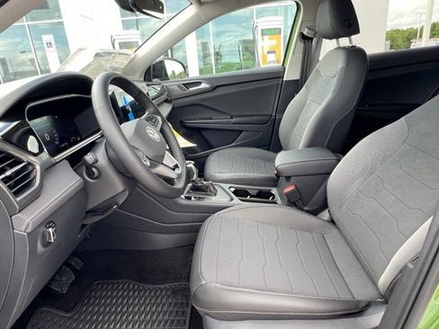 New 2025 Volkswagen Taos SE image 13