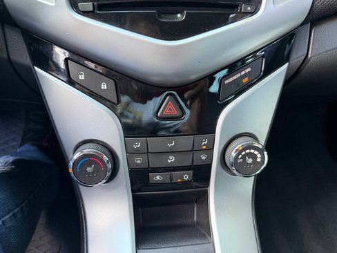 Used 2014 Chevrolet Cruze Diesel w/ Enhanced Safety Package FWD image 29