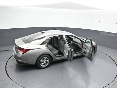 Certified 2023 Hyundai Elantra SE FWD image 44